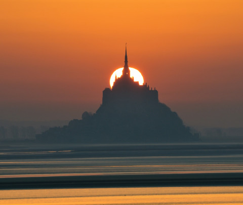 Coucher de soleil derrière le Mont 2